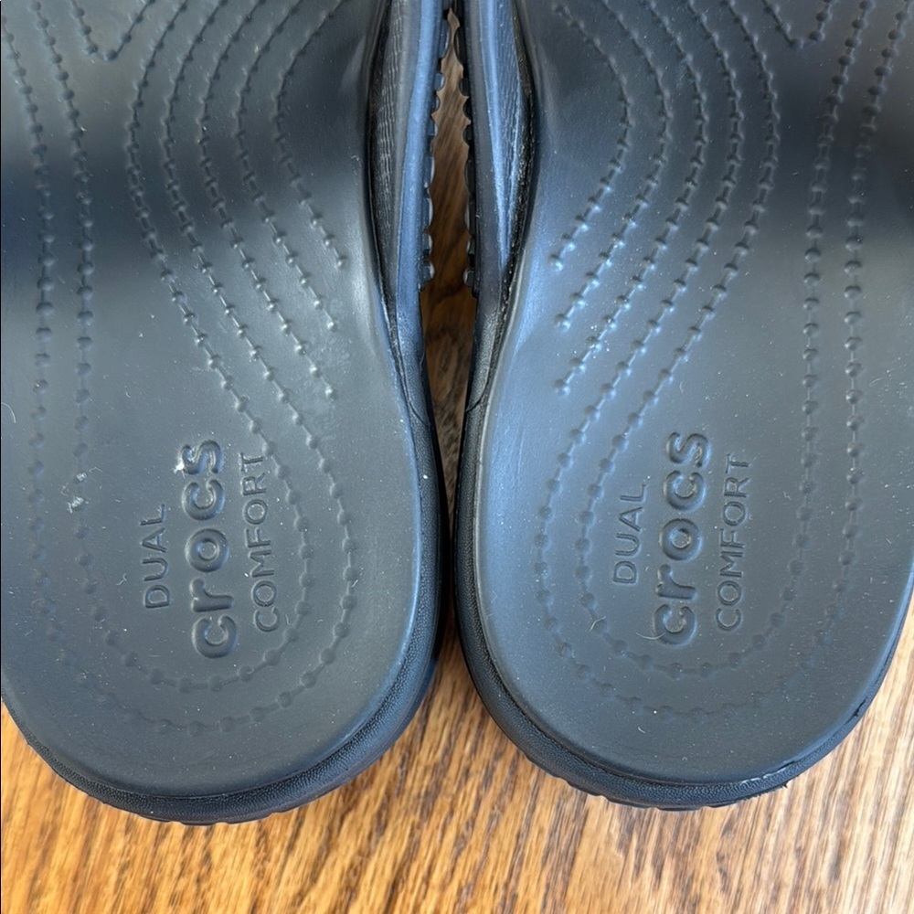 Crocs Women's Black Sandals with beaded Embellishments - Picture 2 of 4